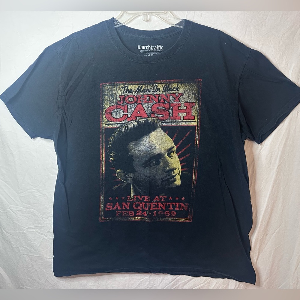 Johnny Cash The Man in Black Live at San Quentin Graphic T-Shirt Black XL